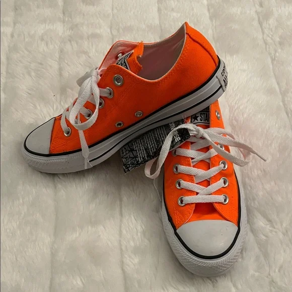 Converse Bright Orange Sneakers Women’s 7 Men’s 5 - Picture 2 of 5